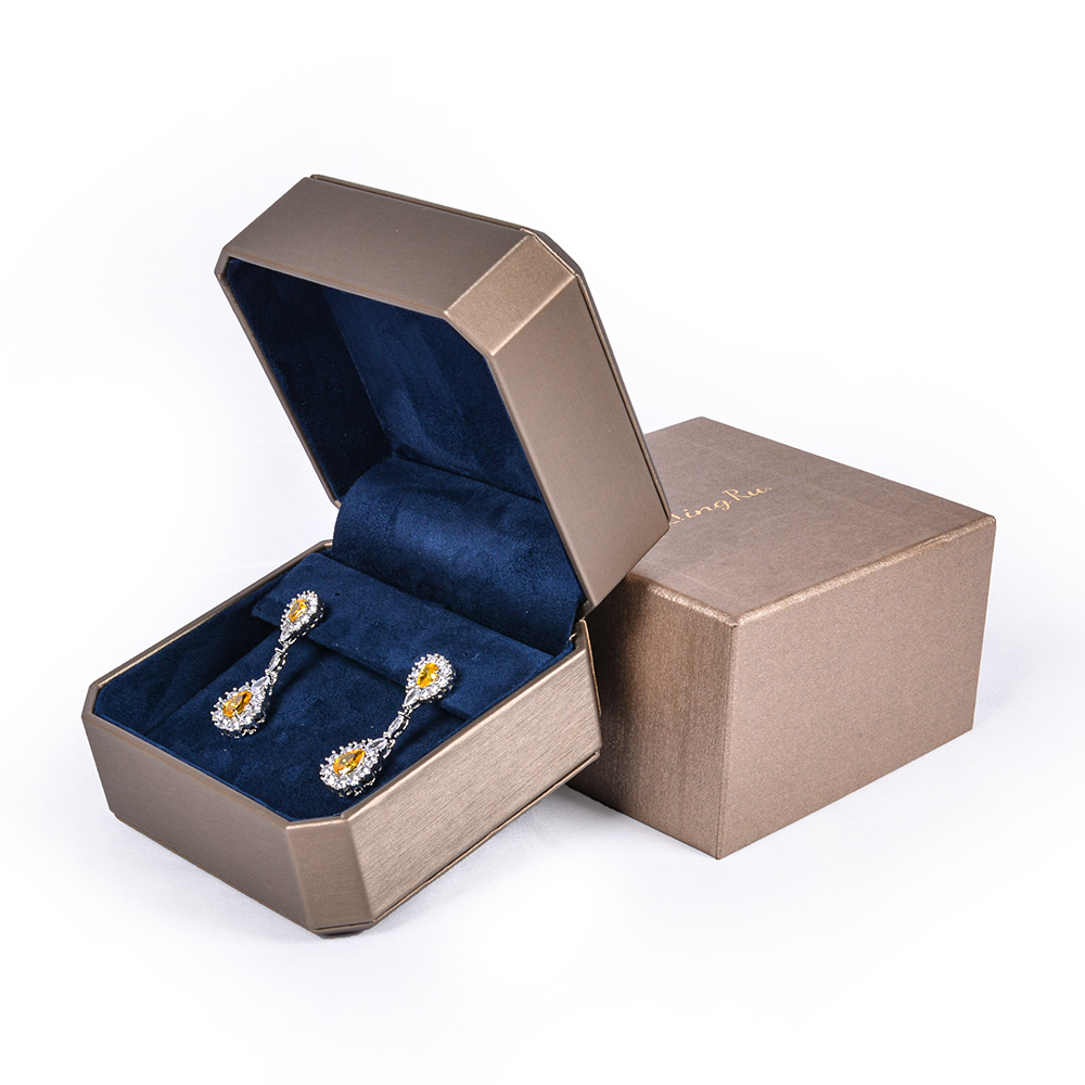 gold earrings box