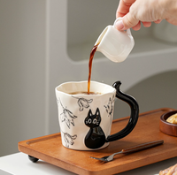 Tasse et soucoupe en céramique gaufrée motif chat noir floral dessiné à la main, avec poignée unique en forme de queue de chat, ensemble mug à café et latte