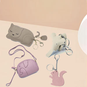 La combinaison d'animaux en cuir véritable vous accompagne pour revisiter l'ancien porte-monnaie + pendentif de sac + pendentif de clé + sac à bandoulière - Product Image 5