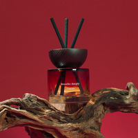 Ensemble cadeau de diffuseur de parfum de luxe avec boîte d'emballage, bougies parfumées à la cire de soja dans un flacon rond en verre, étiquette privée personnalisée