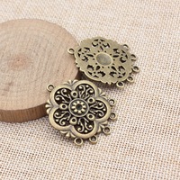Médaille florale en filigrane 39x32mm, connecteur de lustre à 6 boucles en bronze antique pour boucles d'oreilles à pampilles style bohème