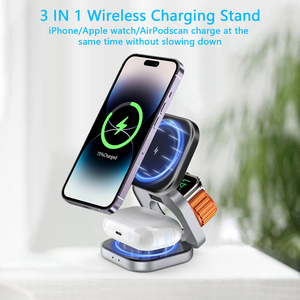 Logo personnalisé d'usine Portable pliable 3 en 1 support de <span class=keywords><strong>chargeur</strong></span> de téléphone magnétique sans fil 15W <span class=keywords><strong>chargeur</strong></span> sans fil charge rapide pour <span class=keywords><strong>iphone</strong></span> - Product Image 4