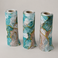 Papier peint adhésif abstrait bleu vert marbré pour la décoration murale de la chambre et les intérieurs modernes