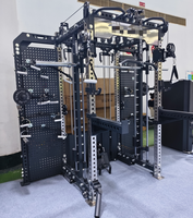 Rack de musculation intégré avec panneaux de rangement latéraux, Lat Pulldown, Low Row, Smith Cable Crosser et deux blocs de poids de 120 kg