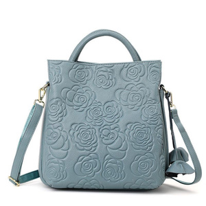 Sac fourre-tout en cuir véritable pour femme, élégant sac à main gaufré camélia, grand sac seau tendance, sac à bandoulière simple - Product Image 2