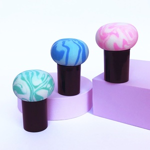 Pennello Trucco Ultra-Morbido a Forma di Fungo per Correttore Capelli e Fondotinta, Spugna per Chignon, Dettagli e Correttore Occhiaie Jiangxi Ganzhou - Product Image 1