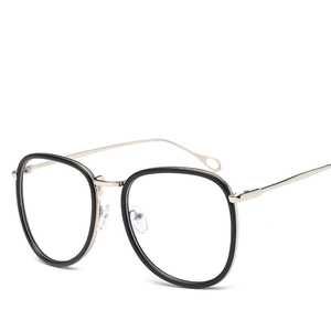 Le donne <span class=keywords><strong>Luce</strong></span> <span class=keywords><strong>Occhiali</strong></span> <span class=keywords><strong>Da</strong></span> <span class=keywords><strong>Vista</strong></span> In Metallo Uomini <span class=keywords><strong>Occhiali</strong></span> <span class=keywords><strong>Occhiali</strong></span> <span class=keywords><strong>Da</strong></span> sole Rotondi <span class=keywords><strong>Occhiali</strong></span> Lentes Opticos Mujer Vetri Ottici Telaio - Product Image 2