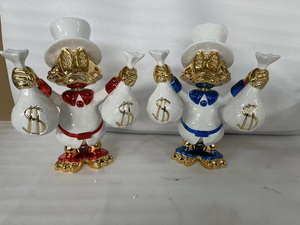 Design moderno Pop Art Gloss Donald Duck statua personalizzata in resina con due bottiglie di colore oro elettrolitico anatra in fibra di vetro - Product Image 6