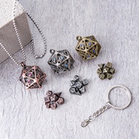 Mini set de dés DND argentés, dés creux D20 pour collier avec œil de dragon, mini set de dés métalliques antiques, dés porte-clés Dungeons & Dragons