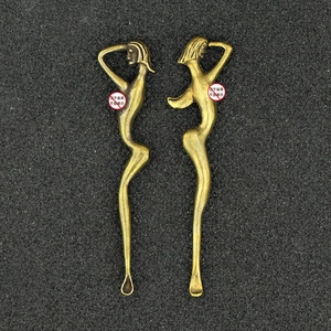 ต่างหูทองเหลืองแท้ รูปทรงช้อน จี้ทองแดง ต่างหูรูปช้อน พวงกุญแจ งานแกะสลักทองสัมฤทธิ์ขนาดเล็ก - Product Image 2