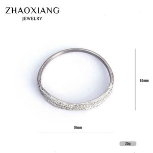 กำไลข้อมือสำหรับผู้หญิง ประดับด้วยเพชรคิวบิกเซอร์โคเนียเกรด 3A+  ทำจากสแตนเลสสตีล - Product Image 2