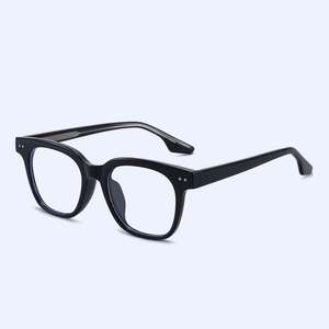 Gafas con Logotipo Personalizado, Montura Cuadrada TR90, Estilo Retro 2025, con Bisagras de Resorte, Lentes Transparentes con Protección Anti Luz Azul para Hombre y Mujer - Product Image 3
