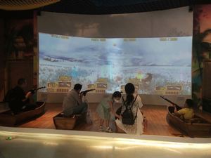 เกมยิงปืนแบบอินเทอร์แอคทีฟบนผนังฉายภาพระบบ CAVE เครื่องจำลองการยิงเสมือนจริง VR AR โซลูชั่นสวนสนุกสำหรับสนามเด็กเล่น - Product Image 6