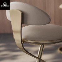 Tabouret de bar moderne en métal doré et velours, hauteur réglable, design incurvé avec repose-pieds pour cuisine, bar, hôtel, projet commercial
