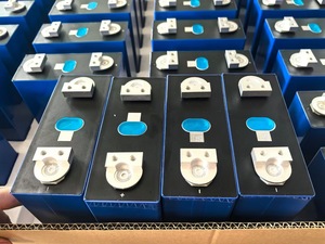 Mới đôi lỗ Stud EV Prismatic Ion <span class=keywords><strong>Lithium</strong></span> 3.2V 200AH 280ah 314ah 320ah 300ah 330ah 310ah 300ah 306ah LiFePO4 pin di động - Product Image 5