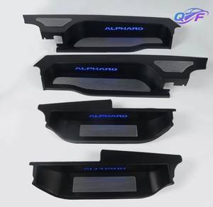 Plaque <span class=keywords><strong>de</strong></span> protection <span class=keywords><strong>de</strong></span> <span class=keywords><strong>seuil</strong></span> <span class=keywords><strong>de</strong></span> <span class=keywords><strong>porte</strong></span> en alliage <span class=keywords><strong>noir</strong></span> mat pour Toyota ALPHARD VELLFIRE 30 2015-2022, accessoires extérieurs <span class=keywords><strong>de</strong></span> <span class=keywords><strong>porte</strong></span> latérale LED <span class=keywords><strong>de</strong></span> haute qualité - Product Image 4