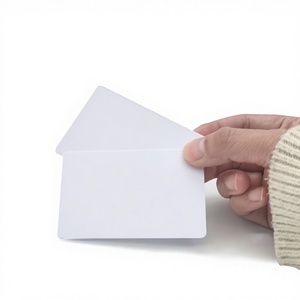 Tarjetas de PVC Blancas Magnéticas en Relieve al por Mayor, Listas para Impresión Offset con Acabado Brillante, Tamaño Estándar, de Guangdong - Product Image 6