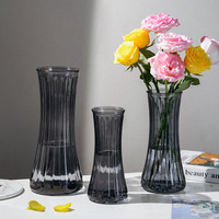 Petit vase moderne en verre à fleurs en cristal élégant personnalisé décoratif pour la maison de mariage fonction de table pour la fête