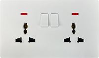 Enchufe de Pared Universal con Interruptor de 1 Grupo, Color Blanco, 13A 250V, Certificación CE ROHS, con Indicador LED, para Hogar, Hotel y Proyectos de Ingeniería, 2026