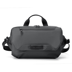Sac messager en nylon imperméable, grand format, fermeture éclair robuste, logo embossé, utilisation quotidienne toutes saisons - Product Image 3