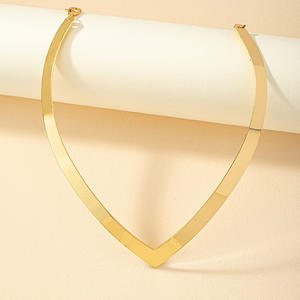 Collar de hip-hop con personalidad punk, cadena de clavícula, colgante de tiro callejero - Product Image 3