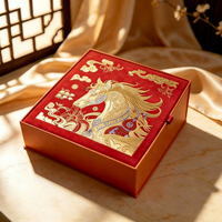 Coffret Cadeau Luxe Style National Cheval Doré Gaufré en Velours Rouge, Carton Duplex Écologique Biodégradable Recyclable Vide