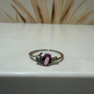Bague en or massif 14 carats avec saphir rose naturel et diamant, pierre précieuse ovale inclinée, pierre de naissance, bijou de fiançailles, cadeau pour elle - Product Image 1