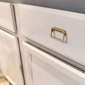 Drievoudige Moderne Handgrepen In De Keukenkast-Rechthoekig Met Zachte Randen En Matzwart/Geborsteld Champagne Goud/Gepolijst Goud Zink - Product Image 5