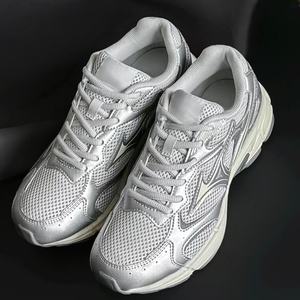 Calzado Deportivo de Alta Gama para Hombre y Mujer, Marca Mizumo, Diseño Elegante y Casual, Zapatos Gruesos para Senderismo - Product Image 4