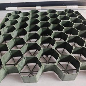 Rejilla de plástico HDPE de 35-70 mm para estacionamientos y jardines, superficie de nido de abeja negra, estabilización del suelo - Product Image 2
