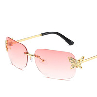 Lunettes de soleil de luxe pour hommes et femmes, design rectangulaire tendance avec tête de léopard, monture transparente/rouge en métal, protection UV400 pour la conduite
