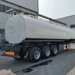 Camión Cisterna de Acero al Carbono de Tres Ejes de 45m3 a 60m3 para Transporte de Combustible en Venta - Product Image 3