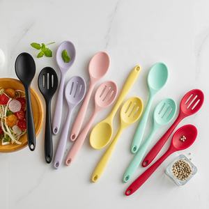 Cuchara de cocina antiadherente de silicona con agujeros, colador, cuchara para mezclar sopa, utensilios de cocina de silicona de grado alimenticio, cuchara para cocinar - Product Image 1