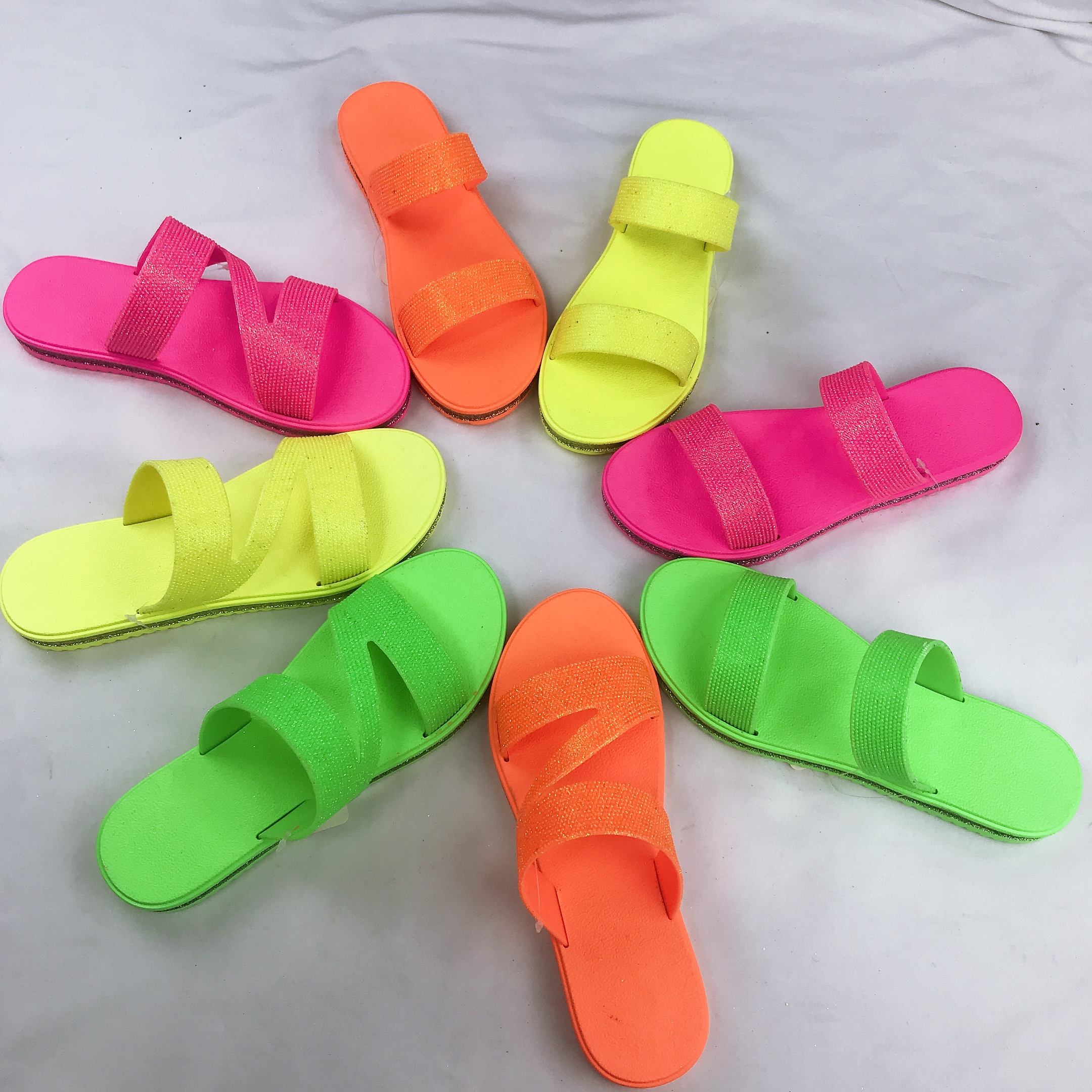 chanclas de plástico de moda