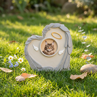 Statue commémorative élégante en résine pour animaux de compagnie (chiens et chats) avec ailes d'ange et halo, peinte à la main, en forme de cœur, pour petits animaux, vente en gros