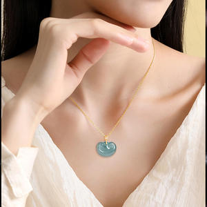 Colgante Ruyi de Jadeíta Natural Azul Agua con Incrustaciones de Oro de 18K, Joyería Femenina, Estilo Simple, Incluye Certificado de Tasación, D222 - Product Image 4