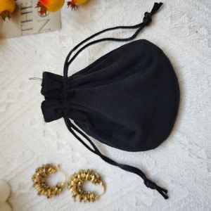 Prix de gros pour pochettes en velours avec cordon de serrage, 100 pièces, fournisseur de sacs à bijoux et cadeaux, sac à bijoux en velours de coton avec logo personnalisé imprimé - Product Image 4