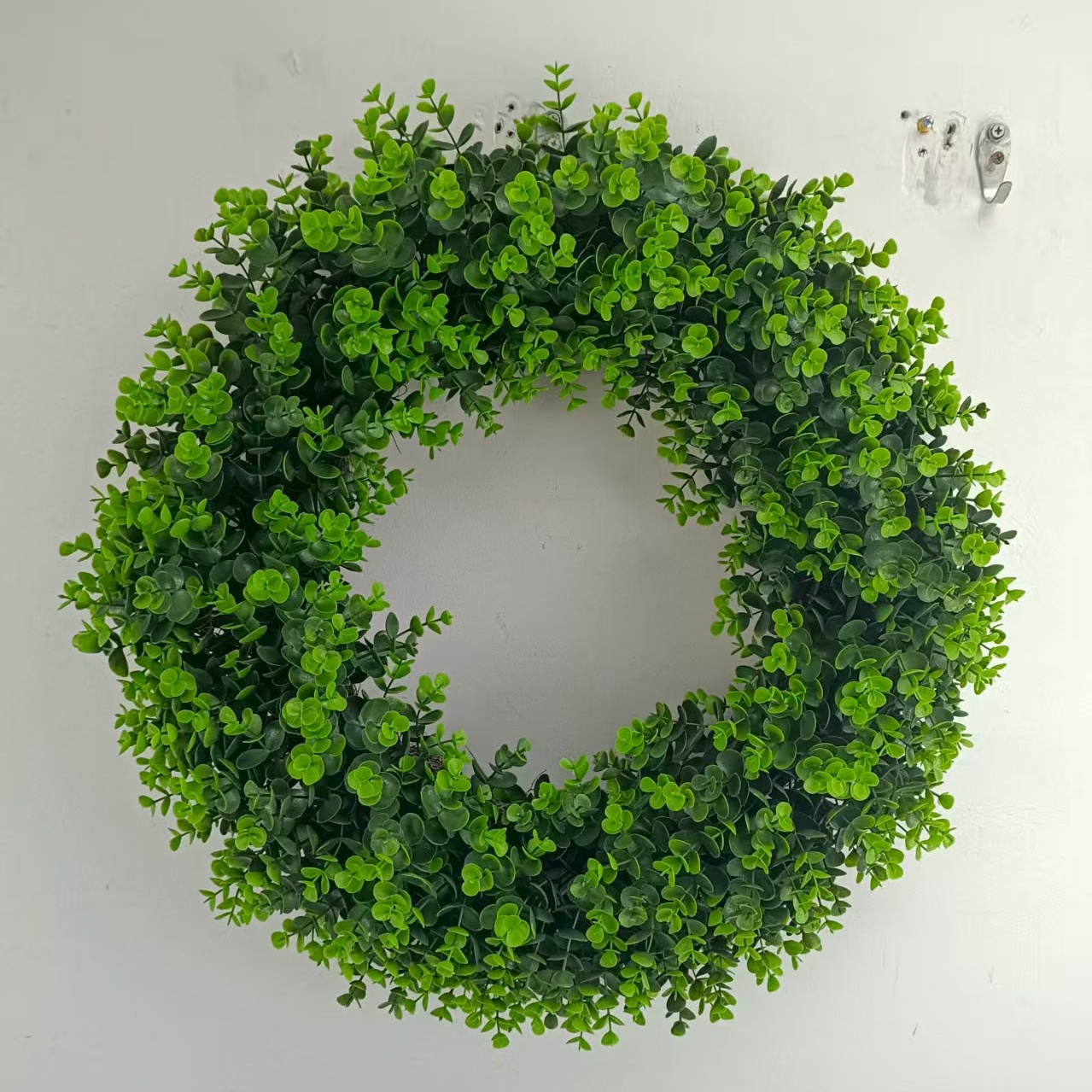 wedding church gypsophila decoration