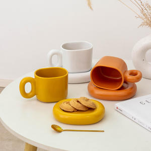 Ensemble tasse et soucoupe à café en céramique 255 ml, style nordique, couleur unie, réutilisable pour la maison - Product Image 5