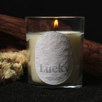 Impression d'étiquettes de bougies parfumées de luxe avec gaufrage et débossage à chaud