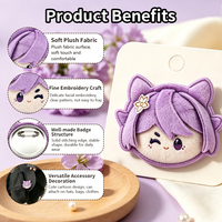Broche en peluche anime personnalisée, badge en peluche doux, épinglette brodée en peluche pour sacs et vêtements, OEM ODM