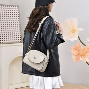 Nuevo Bolso Bandolera de Moda para Mujer, Diseño Cuadrado Pequeño, Cierre de Cremallera, Forro de Nailon Resistente al Agua - Product Image 4