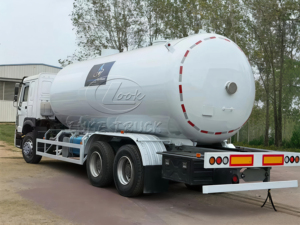 Camión Cisterna de GLP HOWO 6x4 de 20m3 en Oferta, Camión Cisterna de Gas Licuado de Petróleo para el Mercado de Nigeria, África - Product Image 3