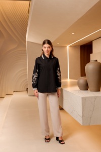Elegante Blusa de Algodón con Bordado Peroza y Botones Frontales Ocultos para Oficina y Ropa Formal - Product Image 5
