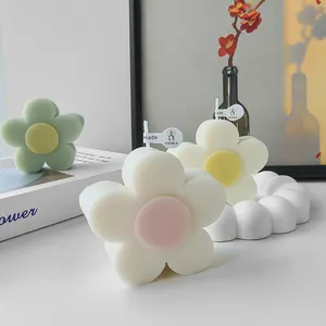 C042 Wholesale eco-friendly soy wax aromatherapy candles in cartoon flower shape smokeless and non-toxic scented candles