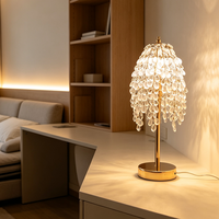 Lampe de table de luxe en cristal K9 ambre avec pampilles, cadre en métal doré haut de gamme, lampe de bureau LED décorative pour chambre, salon, villa