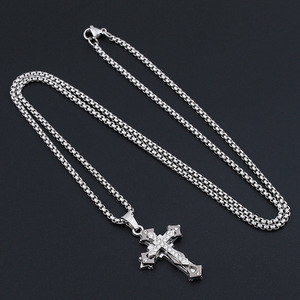 Collier croix en acier titane serti de diamants, style hip-hop, long pendentif pour hommes et femmes, accessoires de couple, vente en gros - Product Image 5