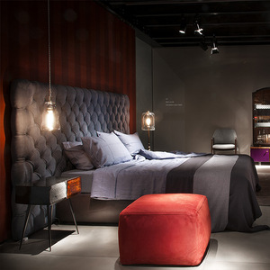 Cama <span class=keywords><strong>de</strong></span> lujo moderna italiana, marco <span class=keywords><strong>de</strong></span> madera maciza, cabecero <span class=keywords><strong>de</strong></span> <span class=keywords><strong>tela</strong></span> grande, doble suave para dormitorio, sala <span class=keywords><strong>de</strong></span> estar, muebles para el hogar minimalistas - Product Image 2