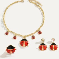 Ensemble de bijoux 3 pièces motif animal mignon, collier coccinelle de luxe, boucles d'oreilles pendantes en strass de cristal, bague ouverte coccinelle, bijoux pour femme