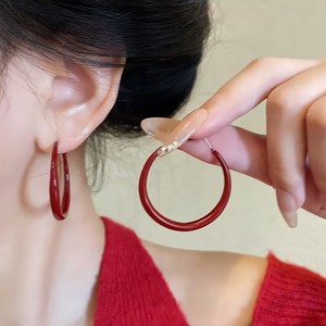 Argent Aiguille Goutte Huile Rouge Pigment Oreille Cercle Europe Boucles D'oreilles Exagérées Personnalité Émail Cuit Cerceau Rouge - Product Image 1
